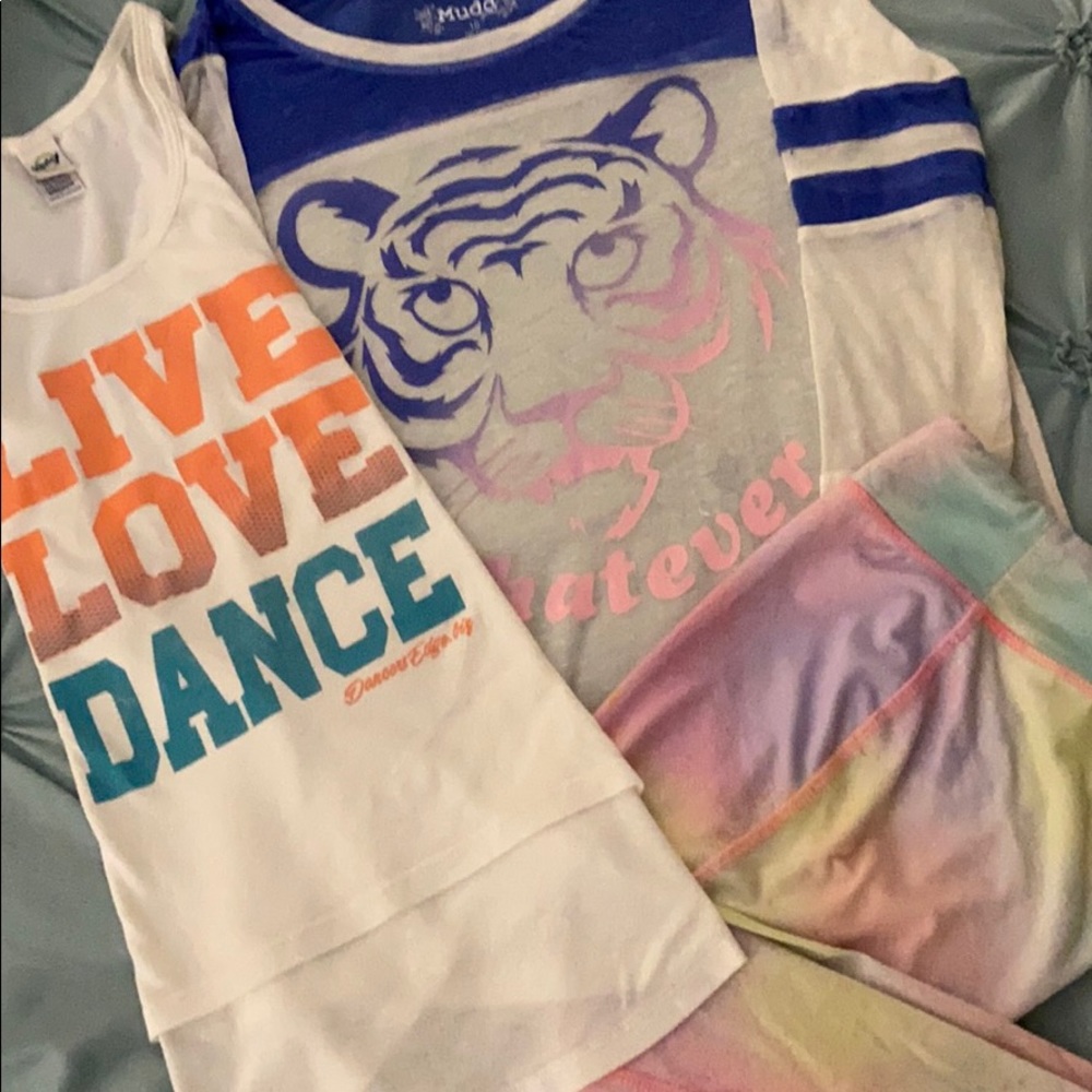 Girls 3 piece set. Capri leggings size 9/10